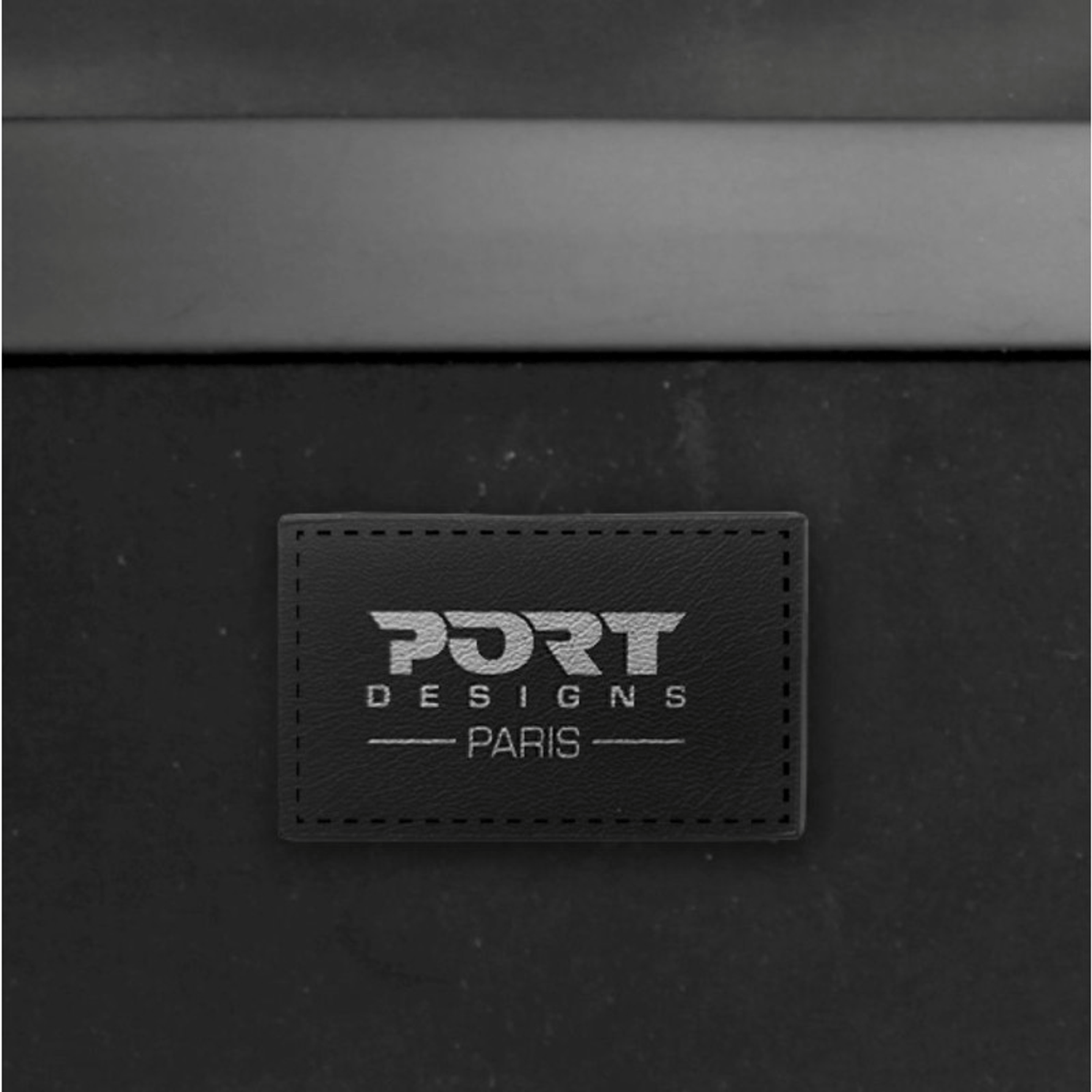 135182_PORT_MUSE_SIGNATURE_16_tote_bag_wr_10.png PORT MUSE SIGNATURE 16" tote bag