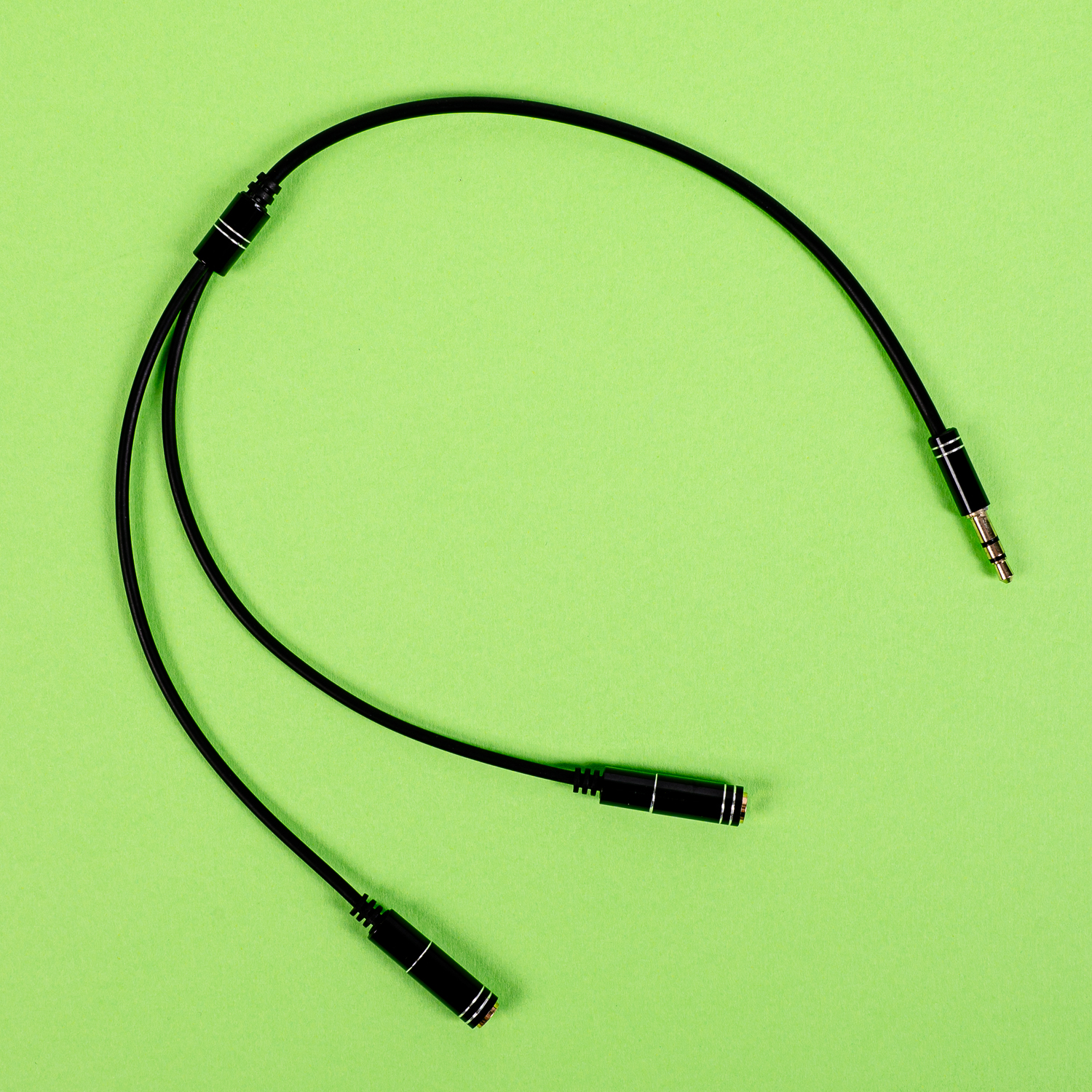 GAP35M2F_wr_04a.jpg Gizzu 3-Pole Audio Splitter Cable - Black