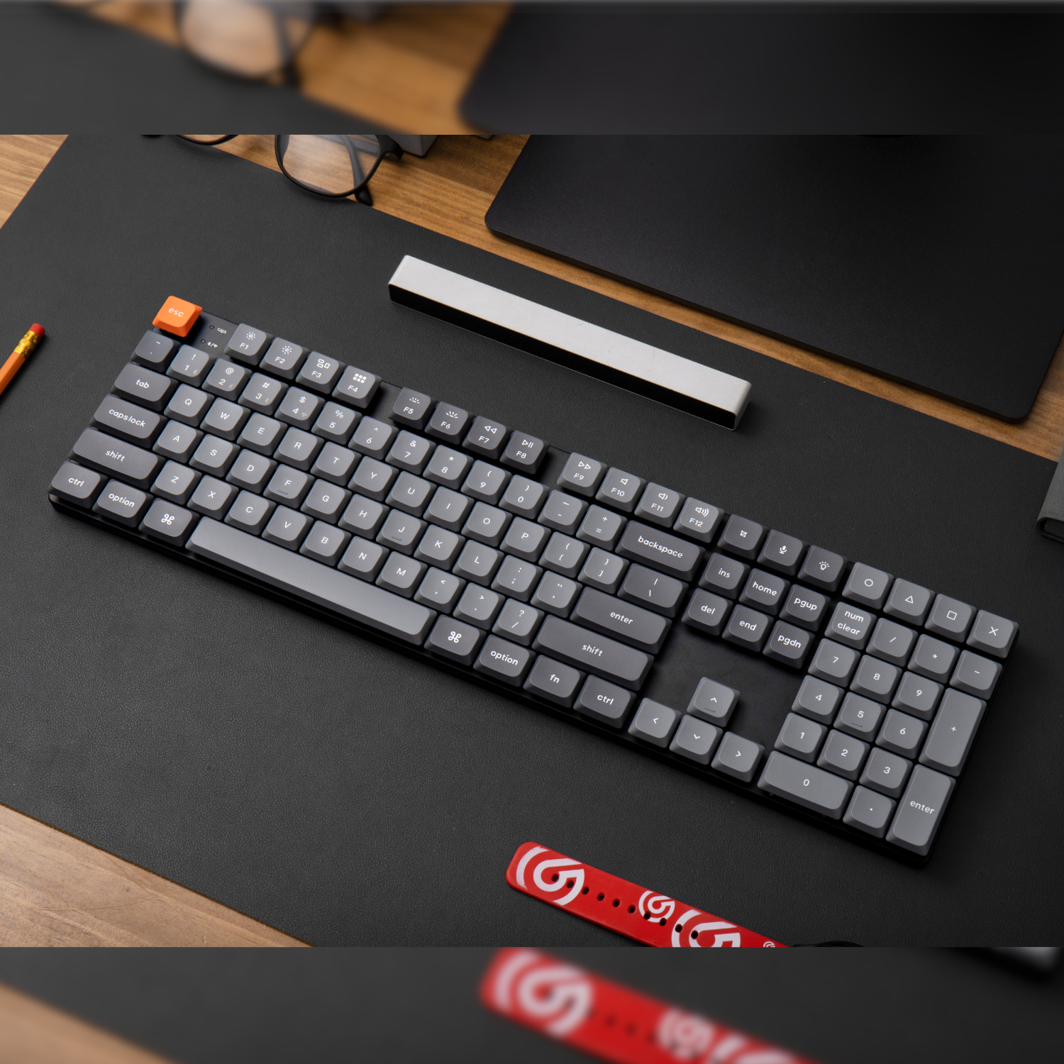 Keychron_K5M-H1_wr_04a.jpg Keychron K5 Max QMK/VIA Full-sized Wireless Custom Mechanical Keyboard | RED Switches