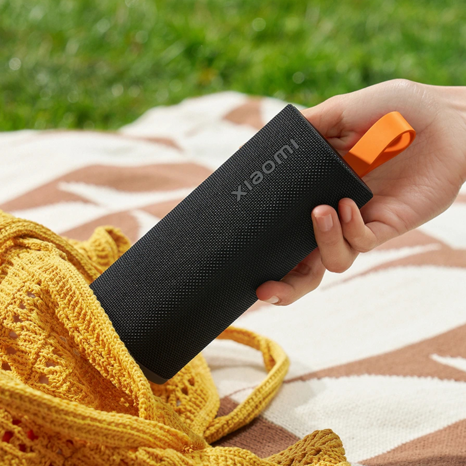 QBH4422GL_Xiaomi-Sound-Play-Speaker-18W-–-Black_wr_02a.jpg Xiaomi Sound Play Speaker 18W – Black